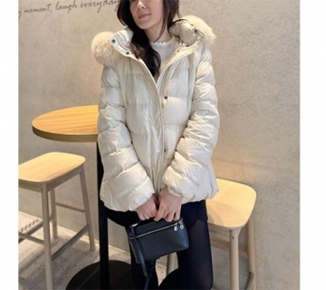 香檳杏色狐狸毛皮草鴨絨外套