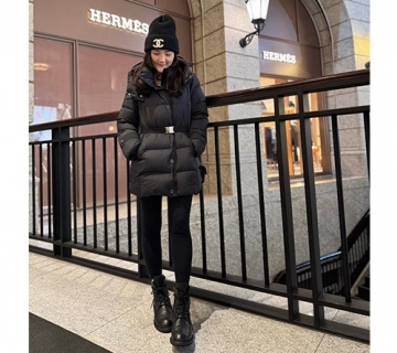 連帽腰帶設計鵝絨外套